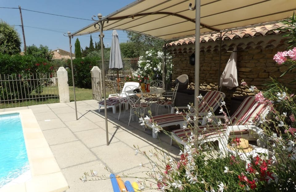 Garden view, Pool view, Swimming pool, sunbed