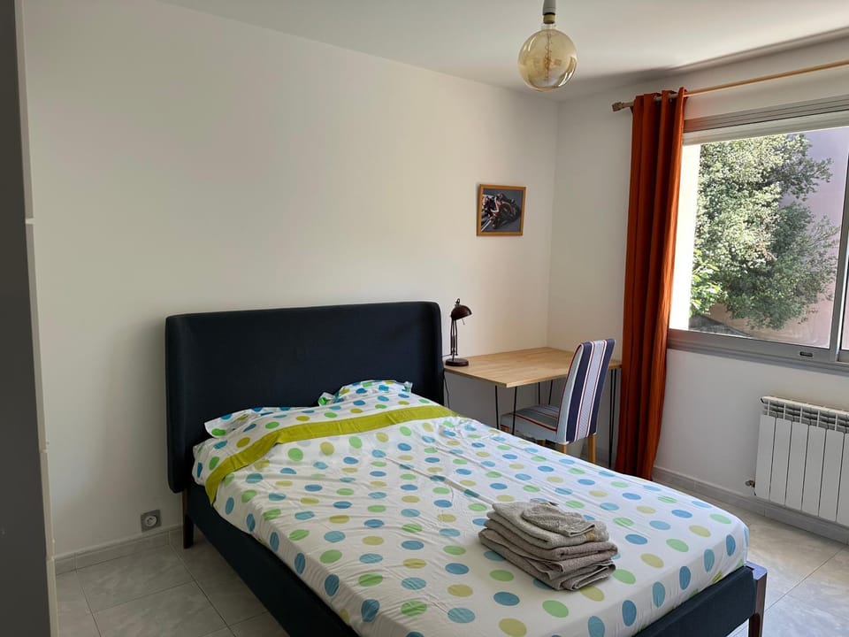 Maison au calme au cœur du village de Mazargues - 7 personnes - Piscine Villa in Marseille