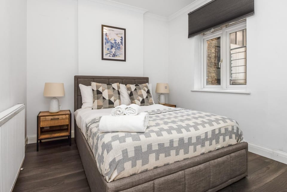 Outstanding 2 Bed Apartment in Central Camden Sleeps 6 Apartment in City of Westminster