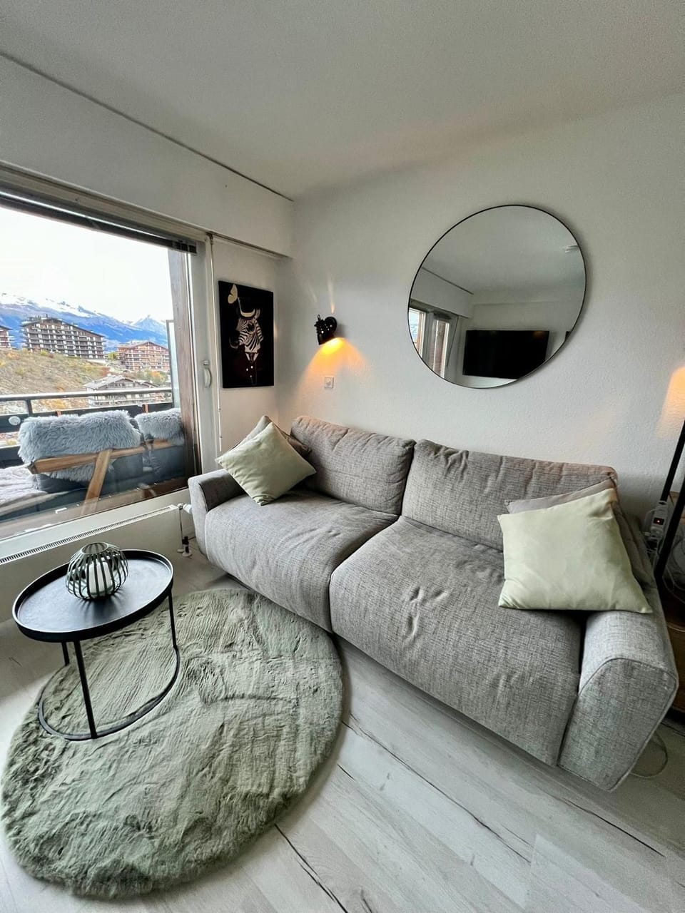 Vincenzo appart, Studio Confortable à Nendaz, accès Direct au Télécabine de Tracouet et Parking Souterrain Inclus Cabin in Nendaz