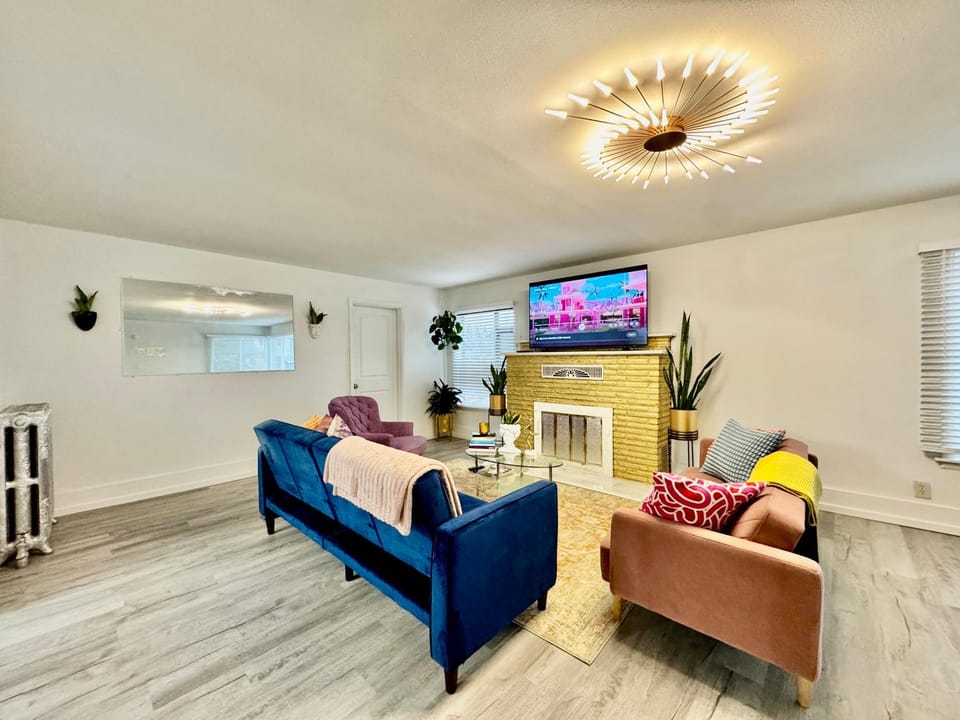TV and multimedia, Living room, Seating area