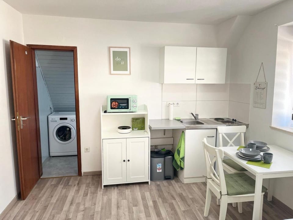 minibar, washing machine