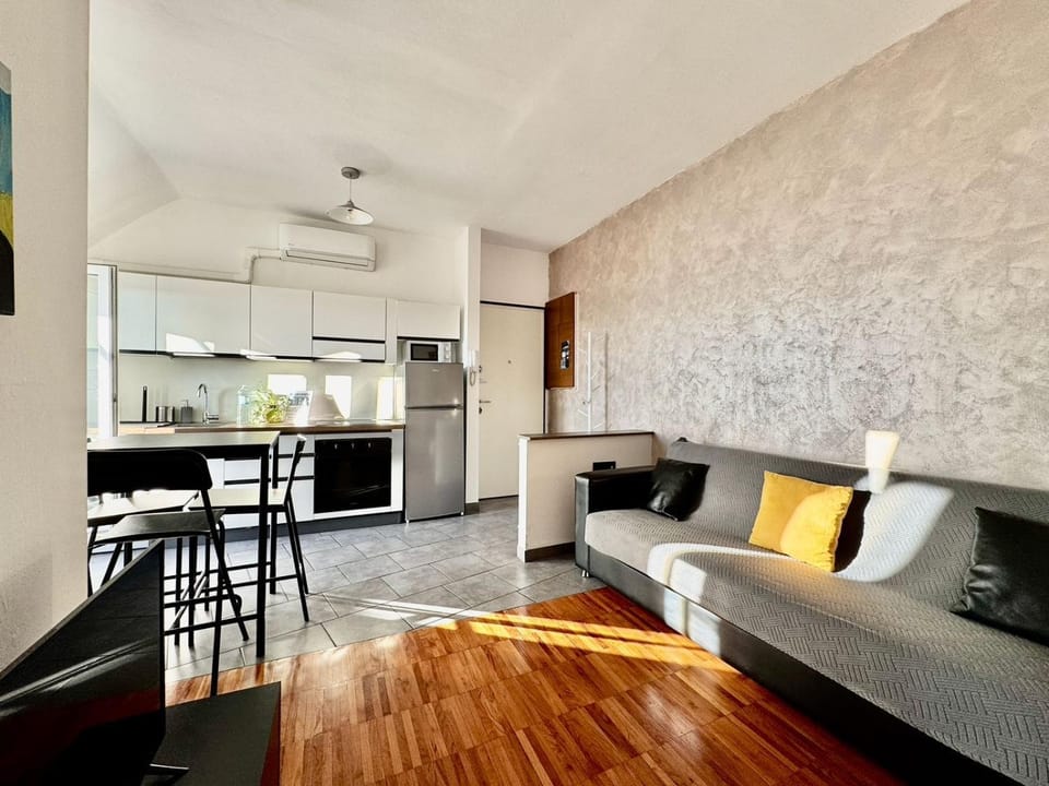 Lounge or bar, kitchen