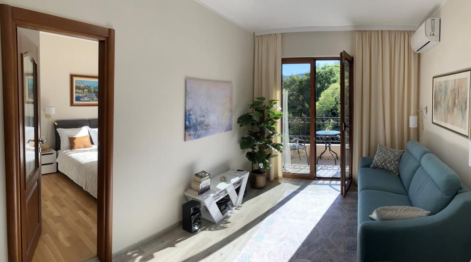 Balcony/Terrace, Living room