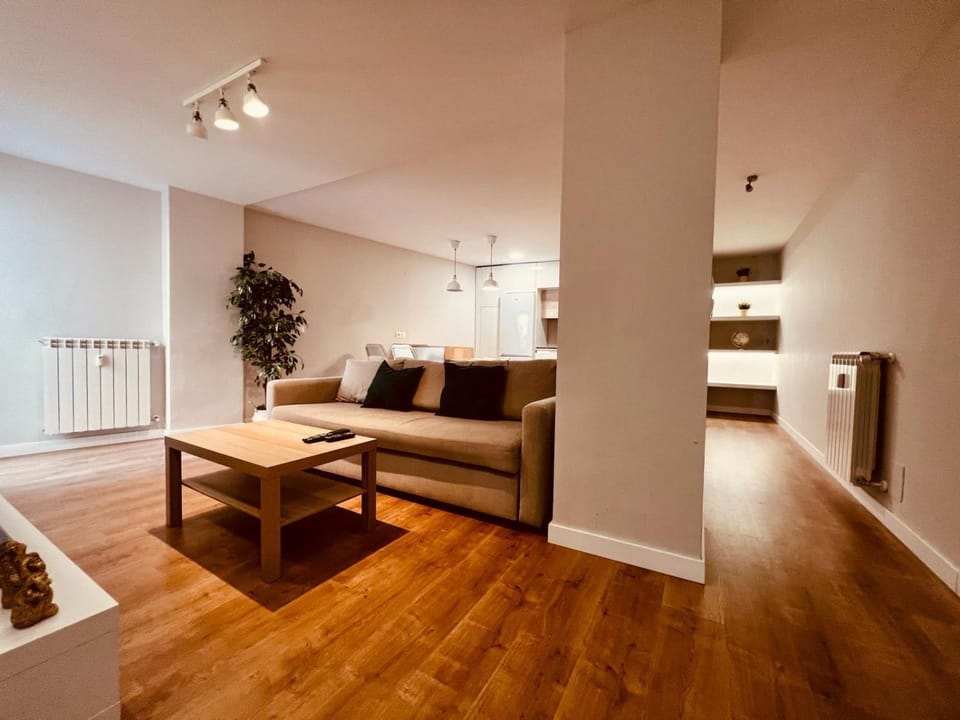 PISO REFORMADO,CENTRICO,TRANQUILO Y CON WIFI VuT 09-398 Apartment in Burgos