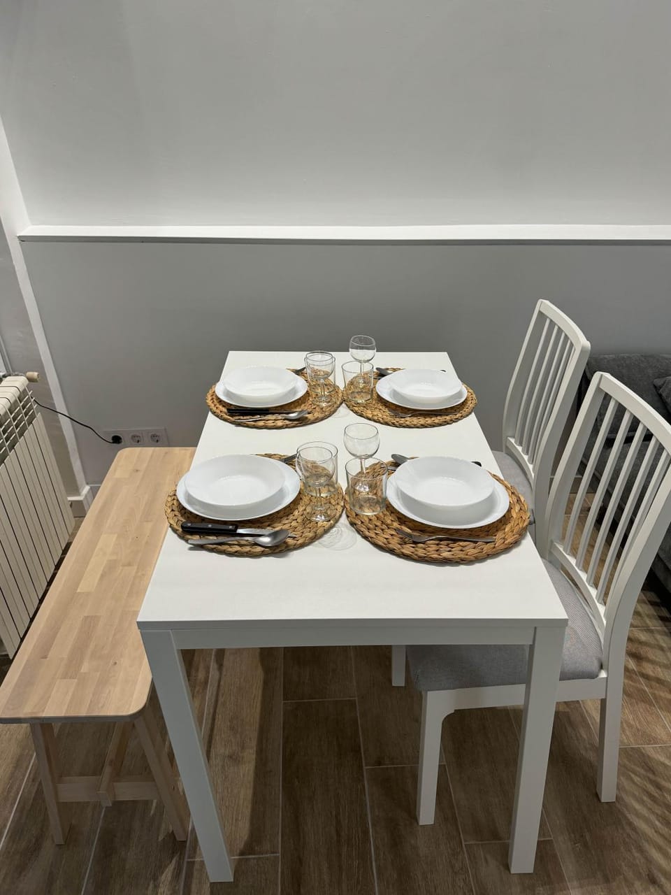 Food and drinks, Dining area, Food
