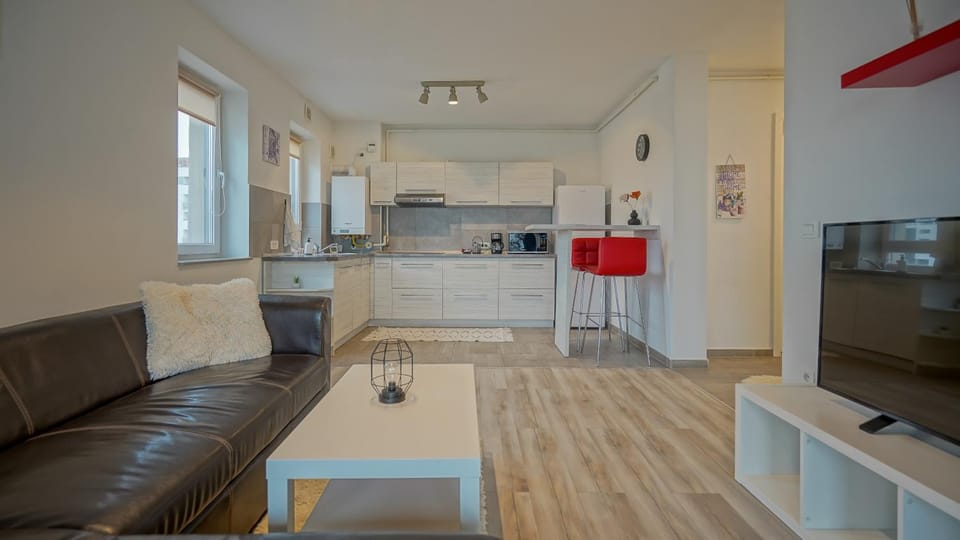 TV and multimedia, Kitchen or kitchenette, Living room, Seating area, Dining area, dishwasher, minibar, oven, stove