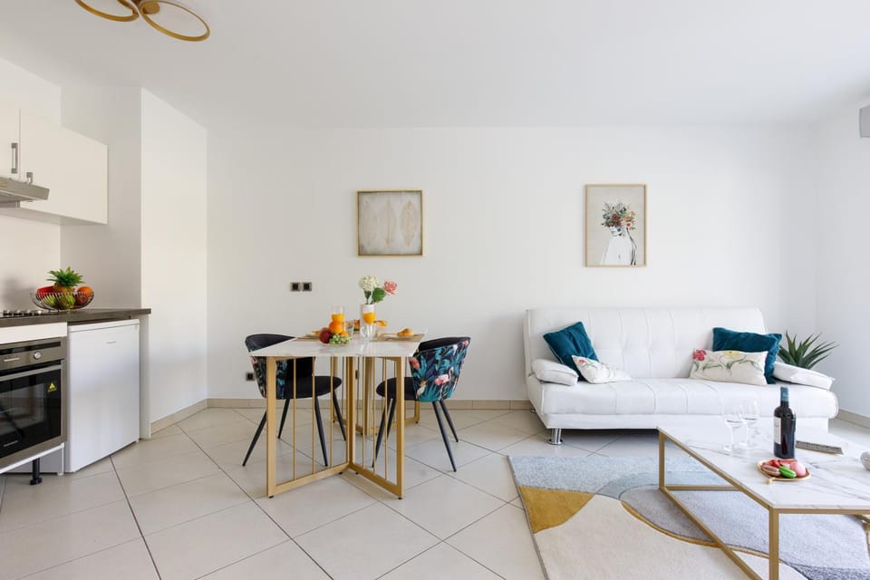Fleury Home YourHostHelper Apartment in Cannes
