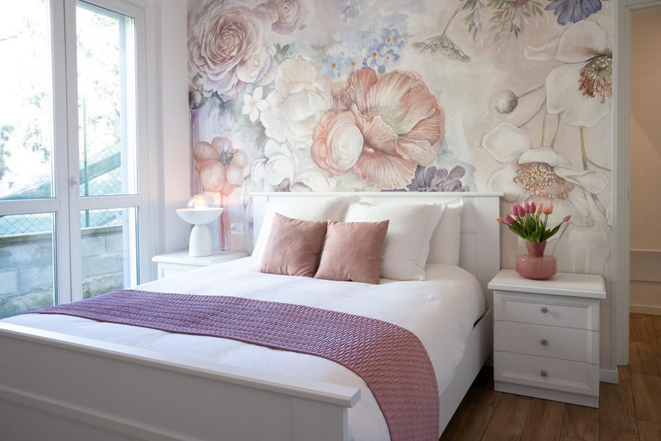 residence Como, roses suite 2, free private parking Apartment in Como