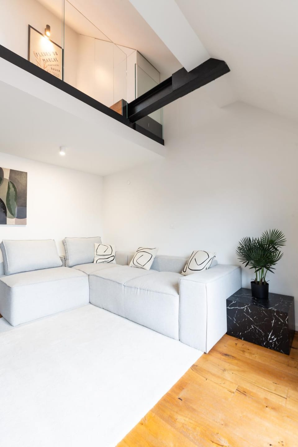 Living room, Photo of the whole room, Seating area