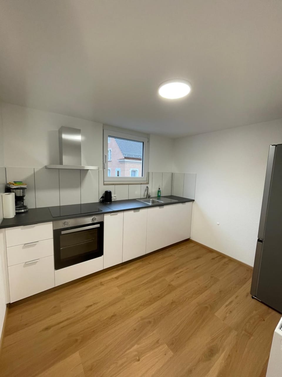 Kitchen or kitchenette, dishwasher, oven, pet friendly, stove