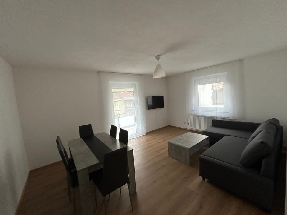 Communal lounge/ TV room, TV and multimedia, Living room, Seating area, Dining area, Evening entertainment