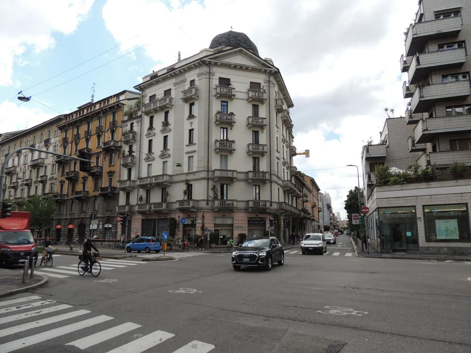 Day, Neighbourhood, City view, Street view, Location