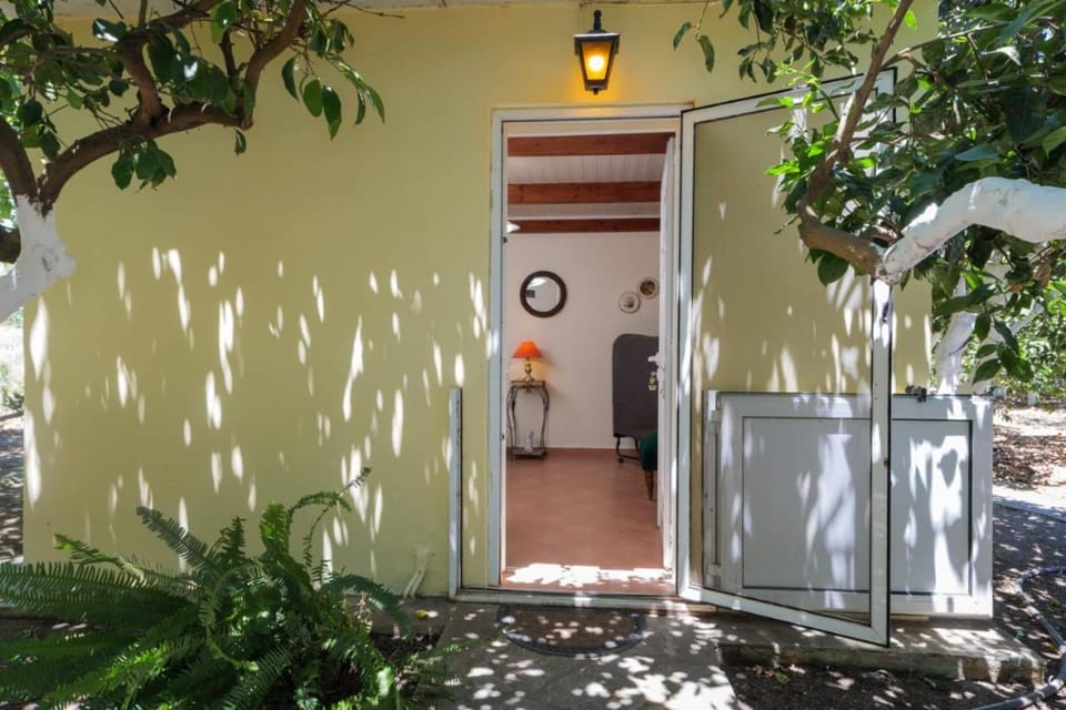 Paradise Lost House in Crete