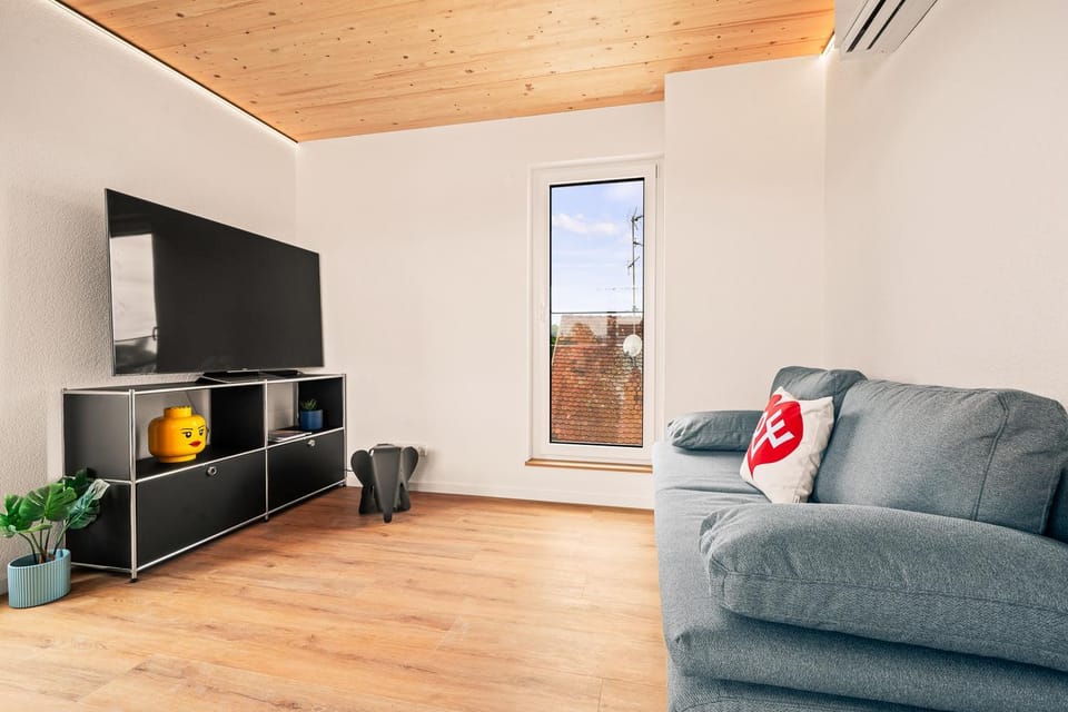 TV and multimedia, Seating area