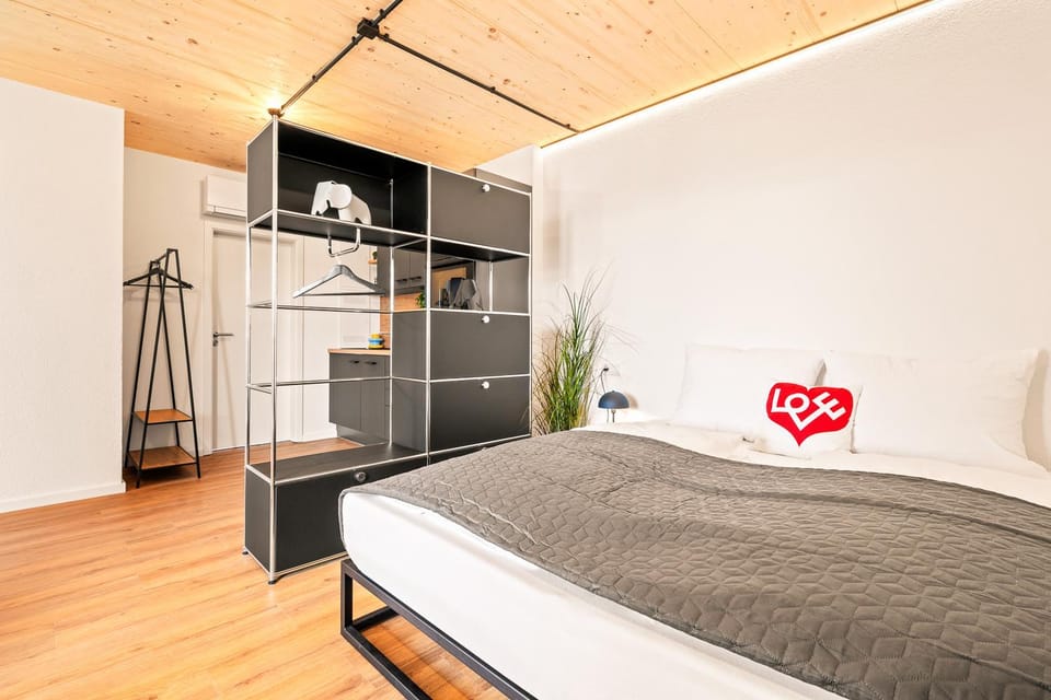 Bedroom, wardrobe