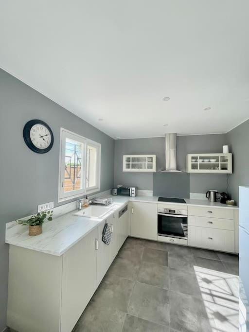 Kitchen or kitchenette, stove