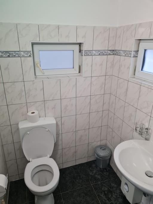 Toilet, Bathroom