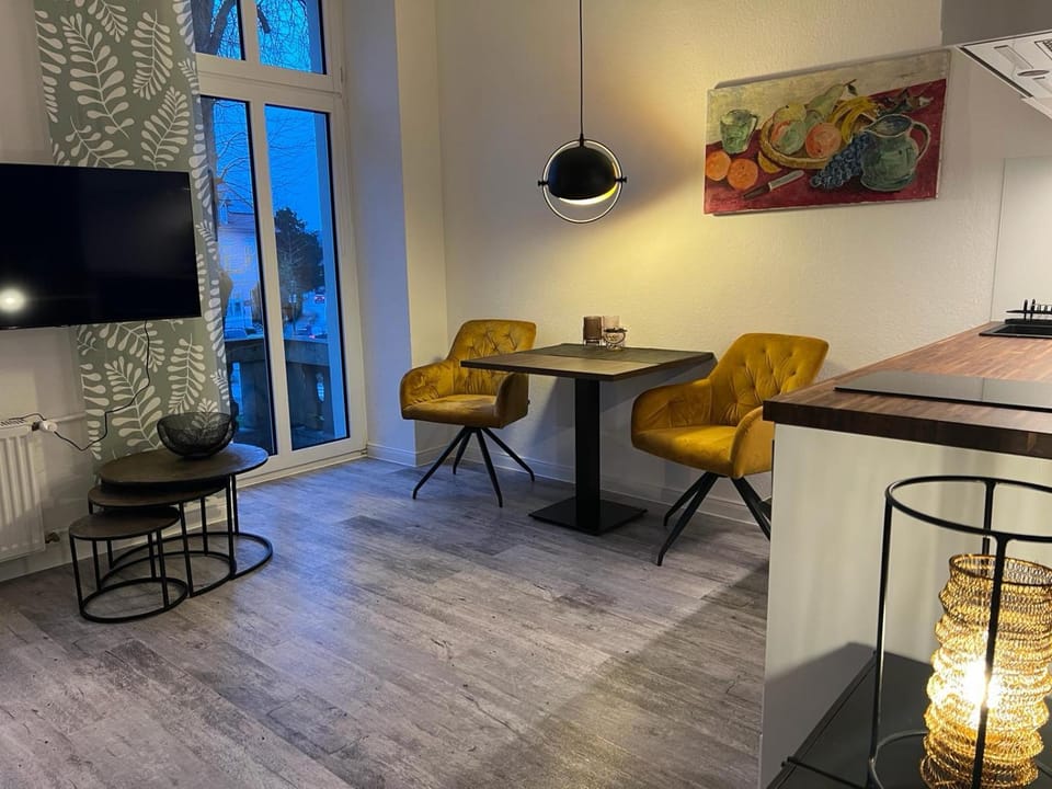 TV and multimedia, Balcony/Terrace, Seating area, hair dresser