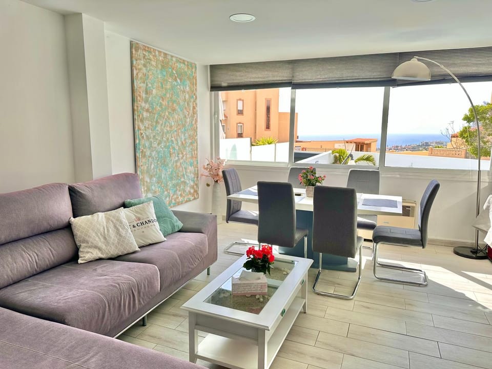 Natural landscape, View (from property/room), Balcony/Terrace, Living room, Seating area, Dining area, Sea view