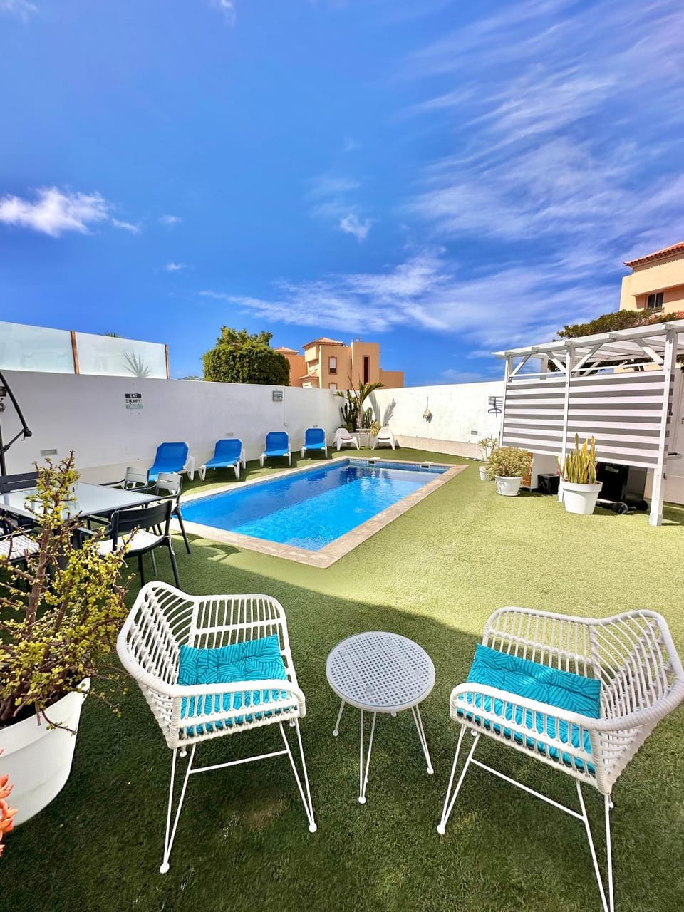 Garden view, Swimming pool, sunbed