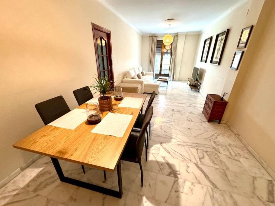 Apartamento en PLENO CENTRO con APARCAMIENTO opcional Apartment in Cordoba