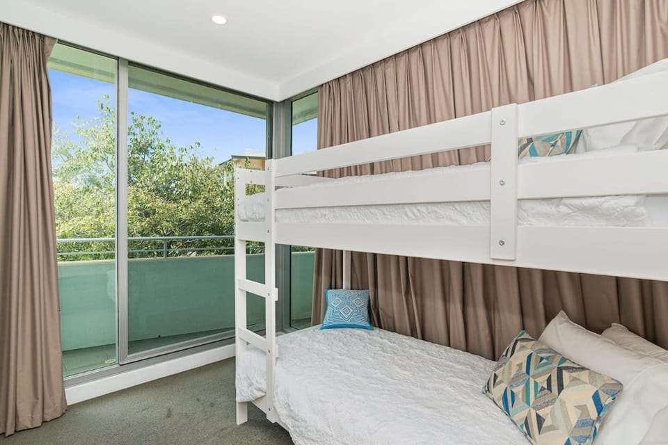 Warm Waves - Beach Pool Home Apartment in Adelaide