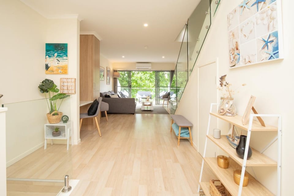 Generous 2-Bed Townhouse With A Private Balcony House in Batemans Bay