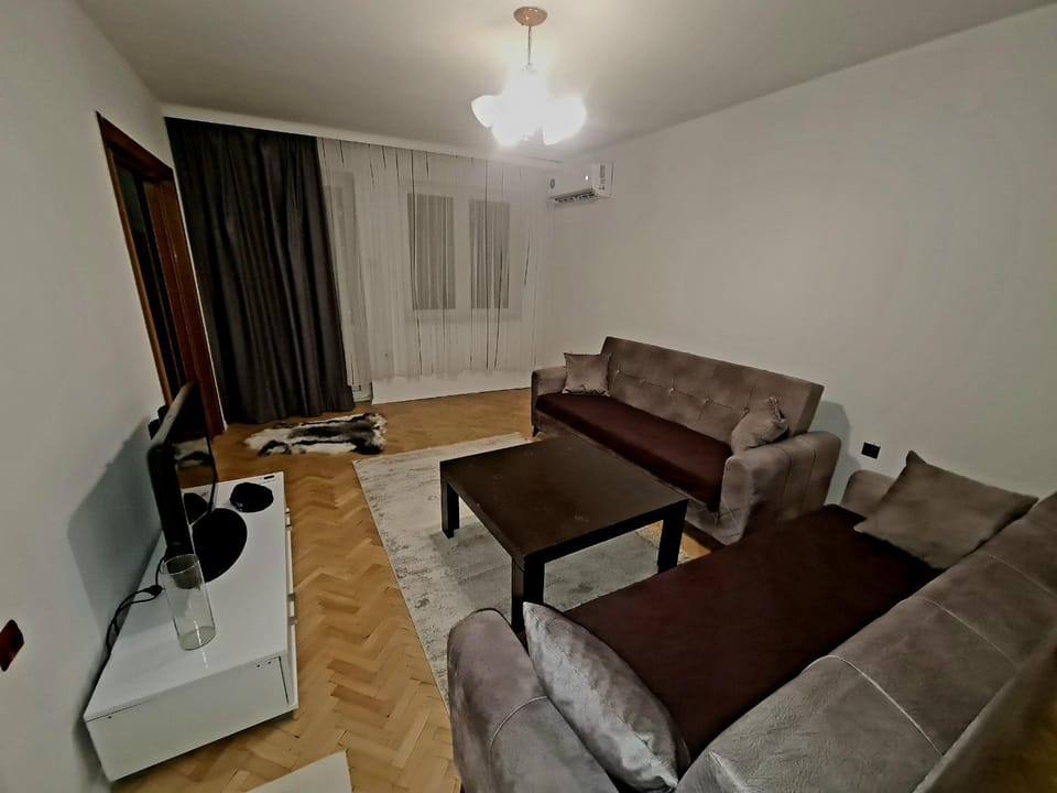 Living room, Seating area, Evening entertainment