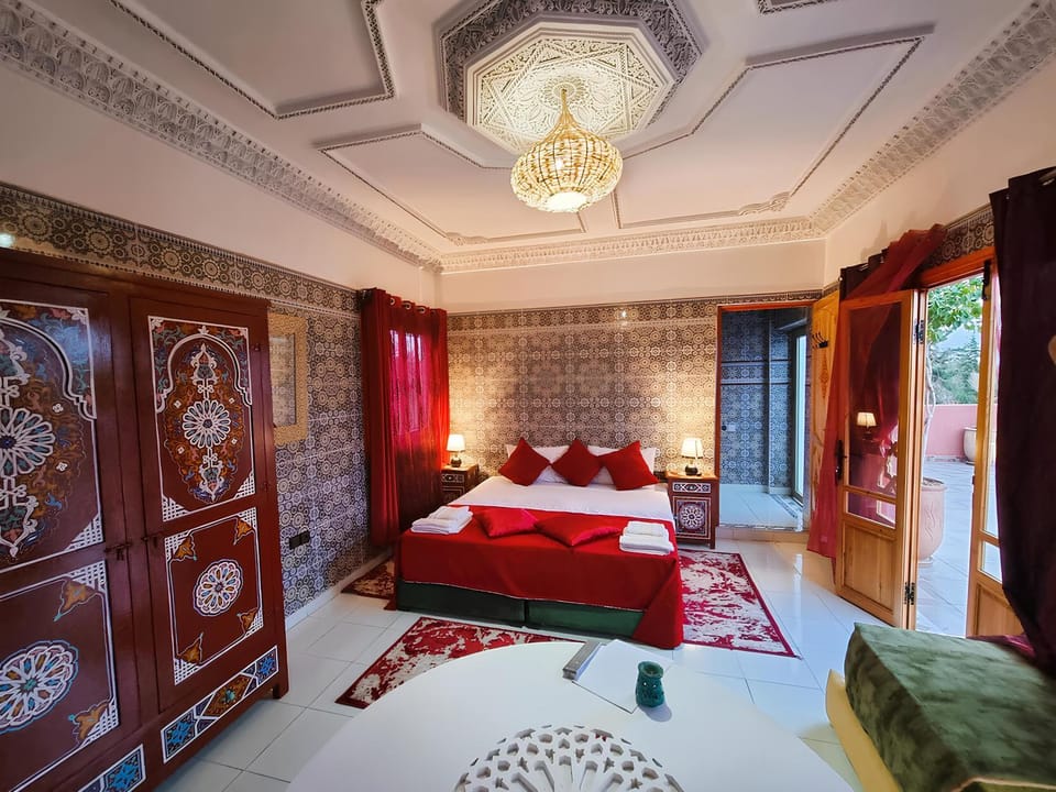 Bed, Photo of the whole room, Bedroom, wardrobe