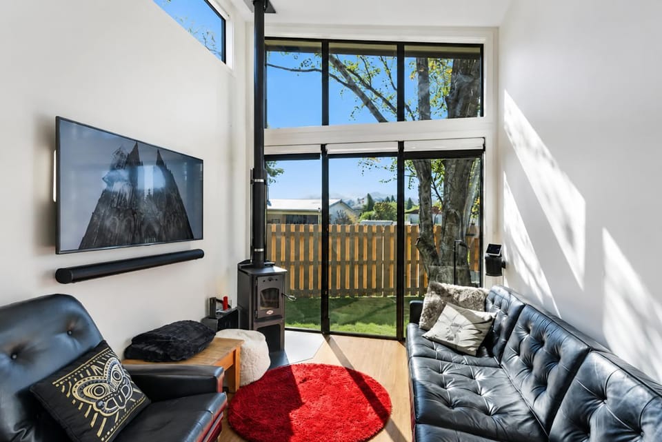 TV and multimedia, Living room, Seating area