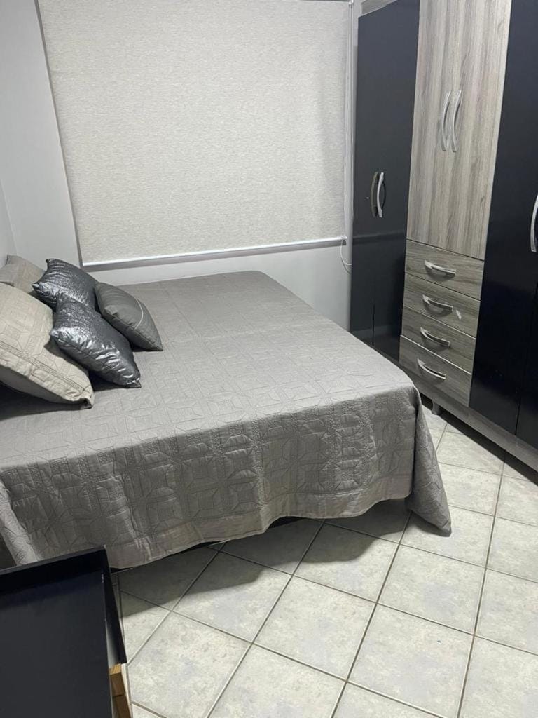 Apartamento na melhor localização da meia praia em itapema com garagem para camioneta suv Apartment in Porto Belo