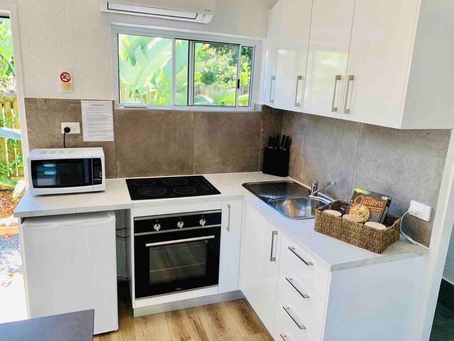 (PA3) Holiday in S'shine Beach,private courtyard Apartment in Noosa Heads