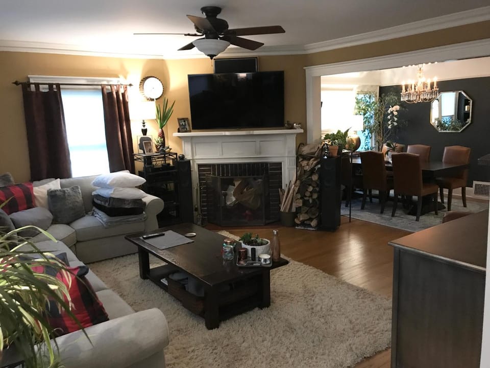 TV and multimedia, Living room, Seating area, Evening entertainment, fireplace, flat iron