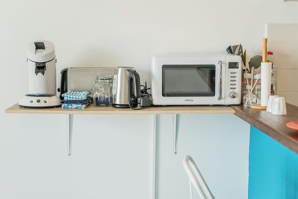 Coffee/tea facilities, toaster