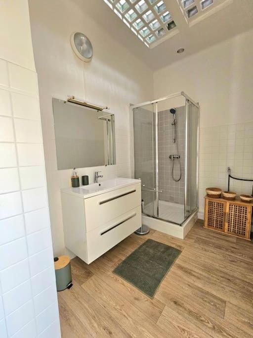 Shower, Bathroom