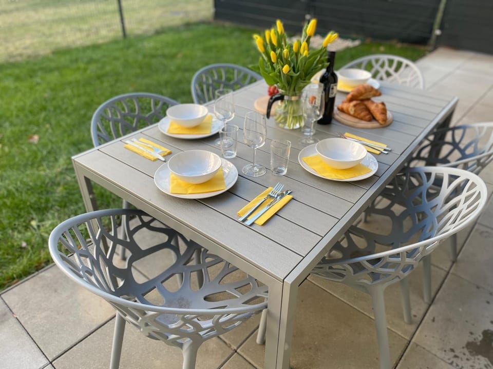 Coffee/tea facilities, Dining area