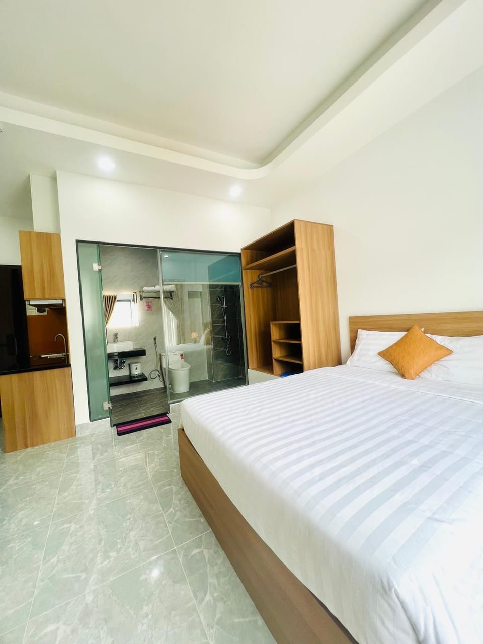 Bed, Kitchen or kitchenette, Photo of the whole room, Bedroom, wardrobe