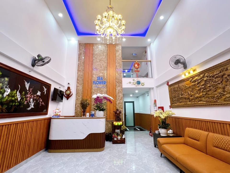 TV and multimedia, Living room, Lobby or reception, Seating area, fireplace
