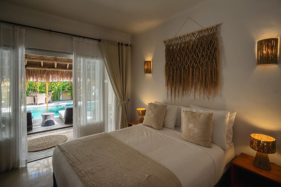 Sol Villas - Modern Tropical Stays Hotel in Pemenang