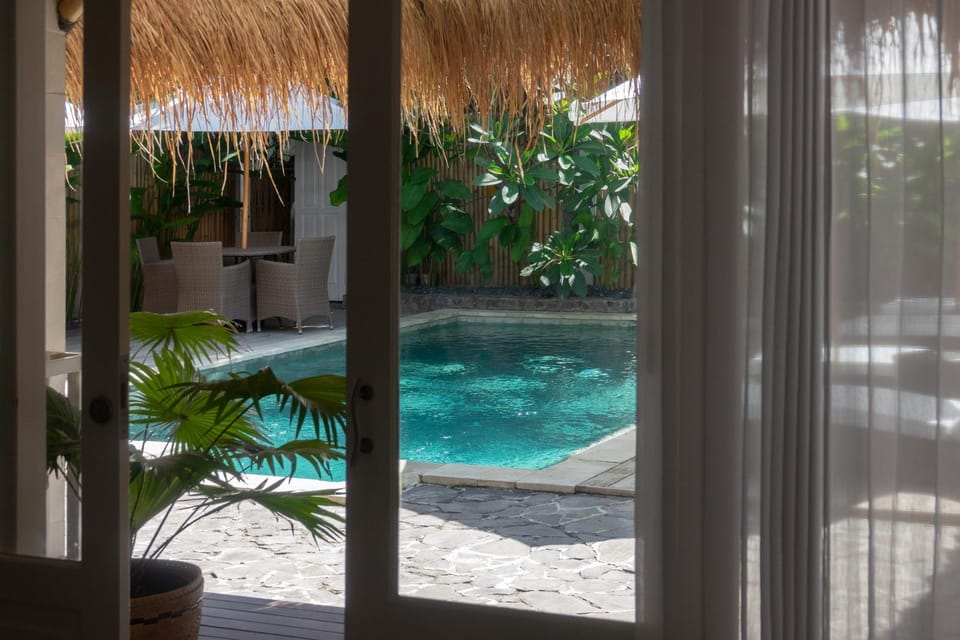Sol Villas - Modern Tropical Stays Hotel in Pemenang