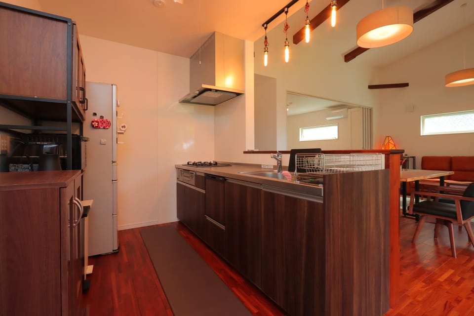 Kitchen or kitchenette, Dining area, stove