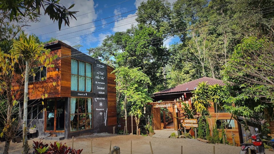 Property building, Facade/entrance, Lobby or reception