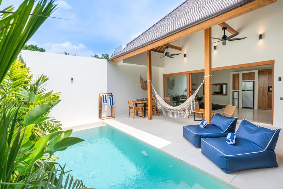 Swimming pool, Swimming pool