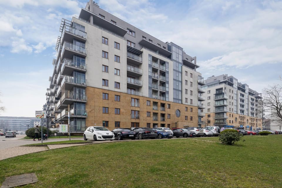 Property building, Facade/entrance, Off site