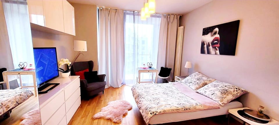 HomeComfort Apartament Romantic Room Apartment in Warsaw