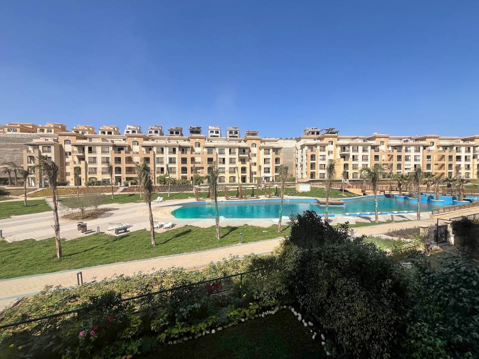 Property building, Day, Pool view, Swimming pool