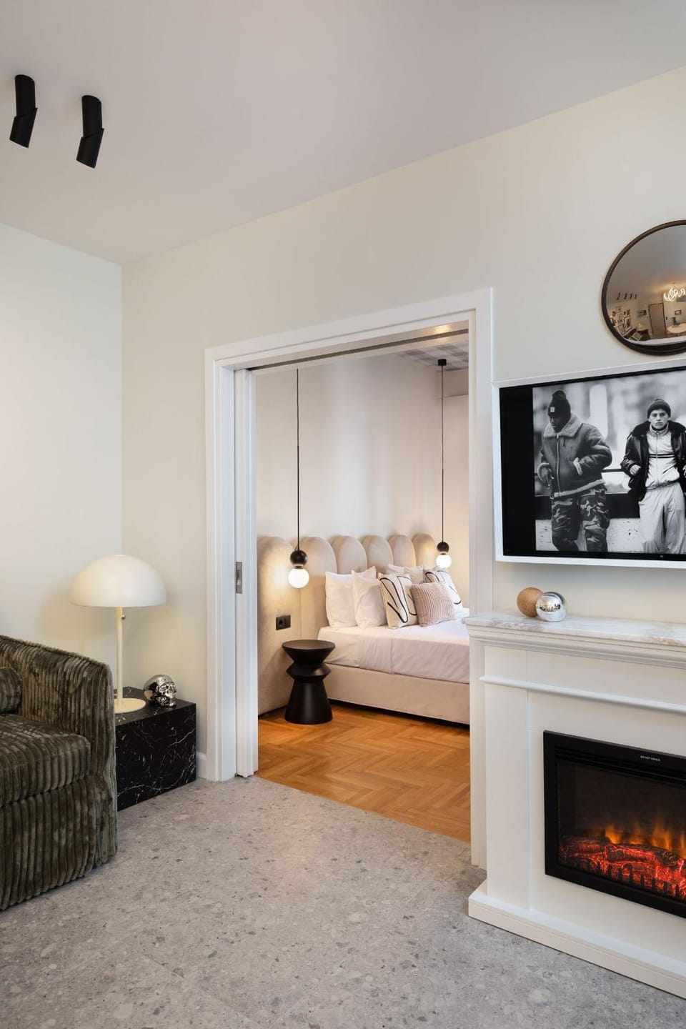 TV and multimedia, Living room, Photo of the whole room, Bedroom