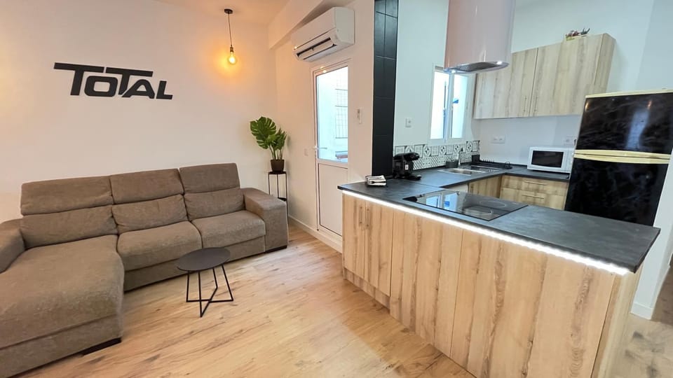 Kitchen or kitchenette, Living room