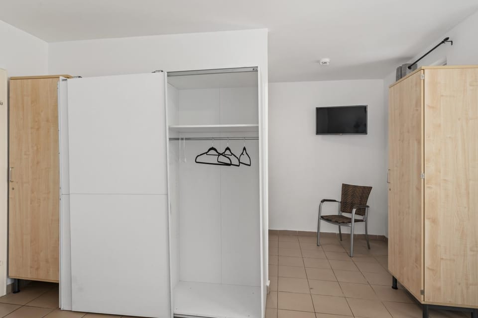 TV and multimedia, wardrobe